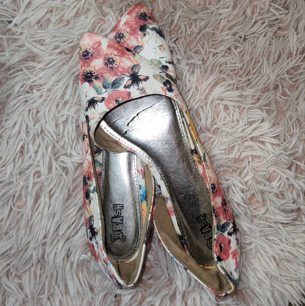 Brash flat shoes, floral print, 9 1/2